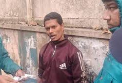 (ভিডিও) তারেক রহমানের বাসার সামনে থেকে দুজনকে আটক