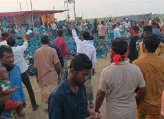 (ভিডিও)চেয়ারে বসা নিয়ে বিএনপি-যুবদলের সংঘর্ষ, আহত ৩০