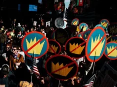 ইরান যুদ্ধের প্রতিবাদে যুক্তরাষ্ট্রজুড়ে শনিবার ৩ হাজার বিক্ষোভ (ভিডিও)