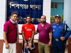 (ভিডিও)কৃষক সেজে আসামি ধরল পুলিশ