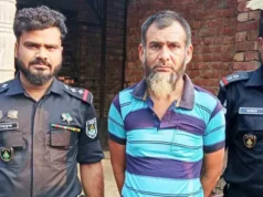 (ভিডিও)পাম্প ম্যানেজারকে ট্রাকচাপায় হত্যা, চালক গ্রেপ্তার