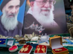 (ভিডিও)ইরানের পাশে থাকতে কাশ্মীরিদের নজিরবিহীন পদক্ষেপ, দিয়ে দিচ্ছেন মূল্যবান সম্পদ