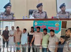 (ভিডিও)রাজধানীতে ডিবি পরিচয়ে স্বর্ণ ও টাকা ছিনতাই, গ্রেফতার ৯
