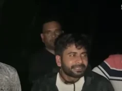 ‘৫ মিনিটে ২০ বার স্যার বলতে হয়’, চাঁদা নিতে গিয়ে ভুয়া এন.এস.আই কর্মকর্তা গ্রেফতার! (ভিডিও)