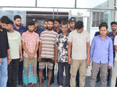 (ভিডিও)চট্টগ্রামে বহিষ্কৃত স্বেচ্ছাসেবক দল নেতাকে গ্রেপ্তার অভিযানে পুলিশের ওপর হামলা