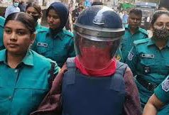 ধানমন্ডিতে মারধরের শিকার সেই নারীকে জুলাই হত্যাচেষ্টা মামলায় গ্রেপ্তার দেখাল পুলিশ