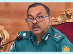 (ভিডিও)গাড়িতে আগুন-ককটেল নিক্ষেপকারীকে দেখা মাত্র গুলির নির্দেশ ডিএমপি কমিশনারের