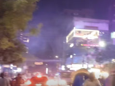 (ভিডিও)ধানমন্ডি ২৭-এ দুটি ককটেল বিস্ফোরণ, ৩২ নম্বরে পুলিশের পিকআপে হামলা