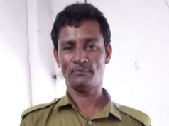 (ভিডিও)আদাবরে নুরজাহান স্কুলের প্রধান শিক্ষকের ওপর দারোয়ানের হামলা