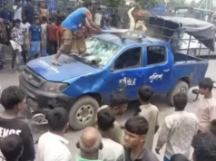 (ভিডিও)কুমিল্লার বুড়িচং উপজেলায় ঢাকা-চট্টগ্রাম মহাসড়কে অবৈধ থ্রি-হুইলার আটককে কেন্দ্র করে হাইওয়ে পুলিশের ওপর হামলা