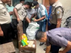 (ভিডিও)কুরিয়ারে আসা চায়ের প্যাকেটে মিলল ১২ হাজার পিস ইয়াবা