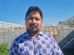 (ভিডিও)১০ কোটির সেতুতে রডের বদলে বাঁশ, প্রকৌশলীকে বদলি