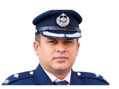 (ভিডিও)ডিবি হেফাজতে ক্যান্টনমেন্ট থানার সেই ওসি